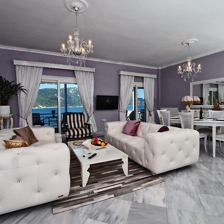 Villa Euphoria Apts Afión Exteriör bild