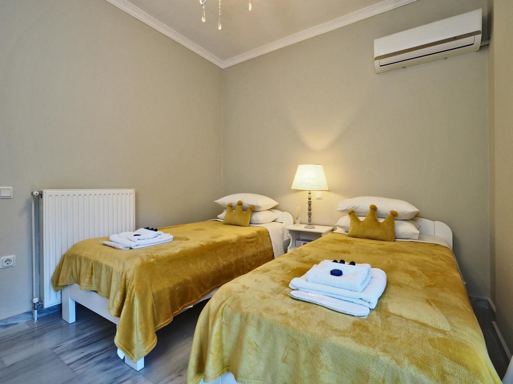 Villa Euphoria Apts Afión Exteriör bild